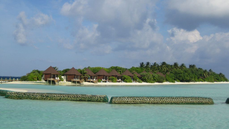 Komandoo Island Resort